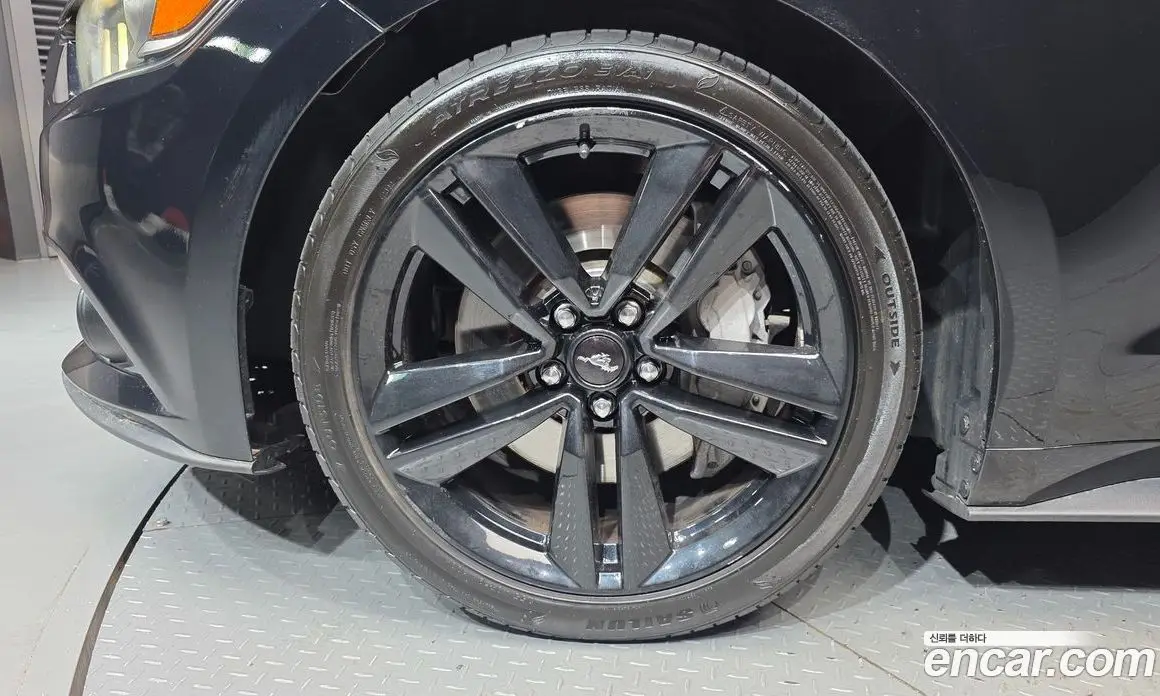 Ford Mustang 2016 2.3 автомат (гидро), фото 5 Ford Mustang 2016 2.3 автомат (гидро), фото 5