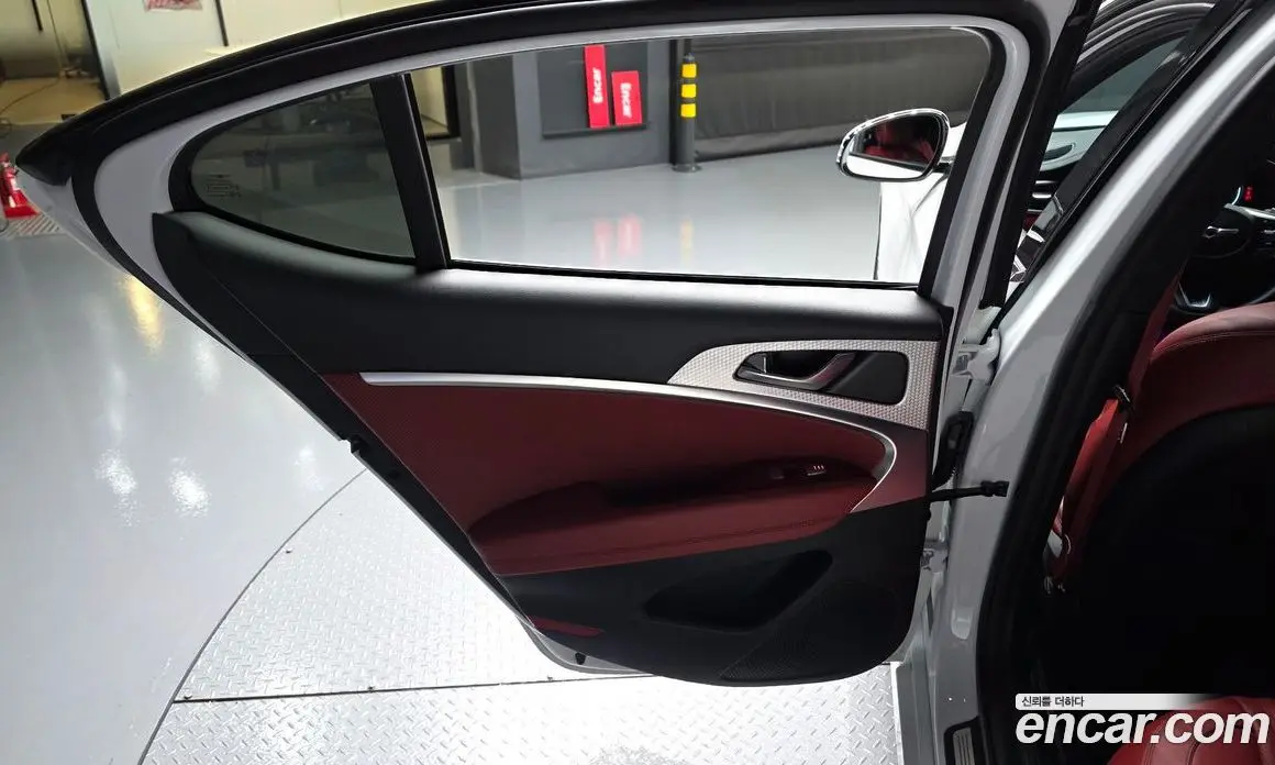 Genesis G70 2021 2.0 автомат (гидро), фото 15 Genesis G70 2021 2.0 автомат (гидро), фото 15