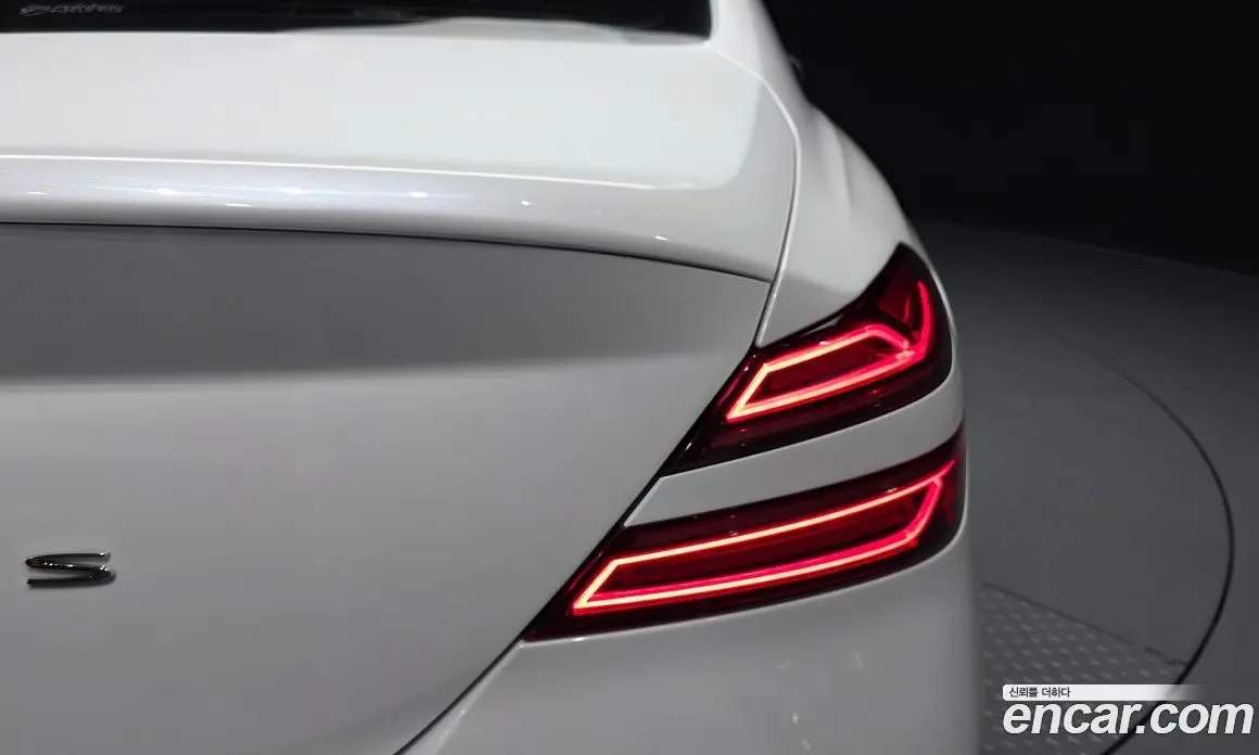 Genesis G70 2021 2.0 автомат (гидро), фото 9 Genesis G70 2021 2.0 автомат (гидро), фото 9