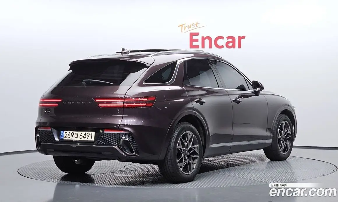 Genesis GV70 2021 2.5 автомат (гидро), фото 2 Genesis GV70 2021 2.5 автомат (гидро), фото 2