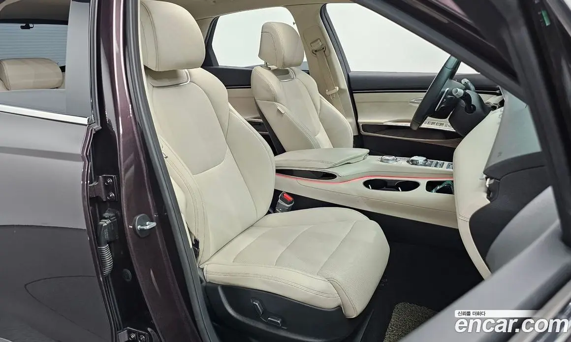 Genesis GV70 2021 2.5 автомат (гидро), фото 16 Genesis GV70 2021 2.5 автомат (гидро), фото 16