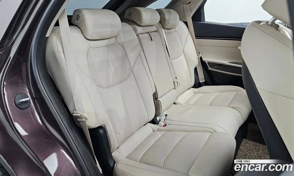 Genesis GV70 2021 2.5 автомат (гидро), фото 17 Genesis GV70 2021 2.5 автомат (гидро), фото 17