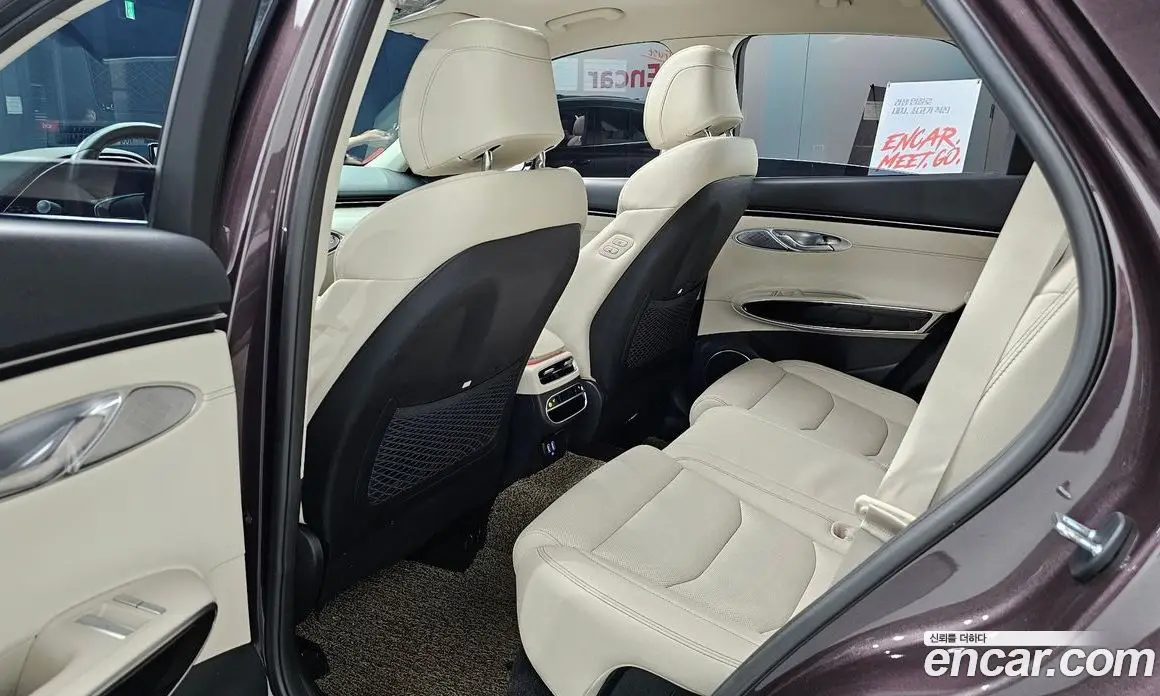 Genesis GV70 2021 2.5 автомат (гидро), фото 18 Genesis GV70 2021 2.5 автомат (гидро), фото 18