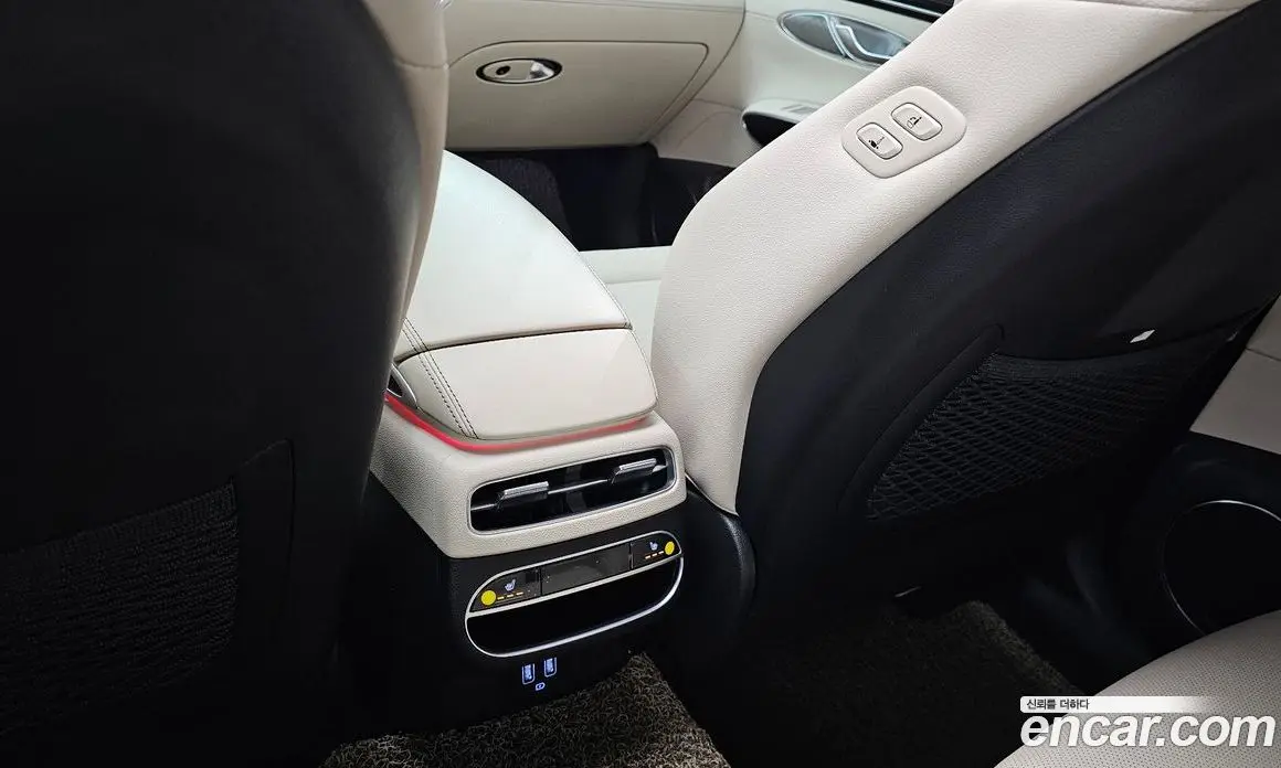 Genesis GV70 2021 2.5 автомат (гидро), фото 28 Genesis GV70 2021 2.5 автомат (гидро), фото 28
