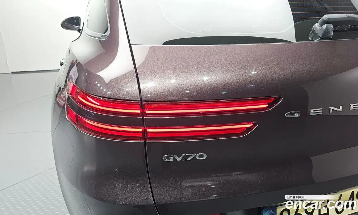 Genesis GV70 2021 2.5 автомат (гидро), фото 9 Genesis GV70 2021 2.5 автомат (гидро), фото 9