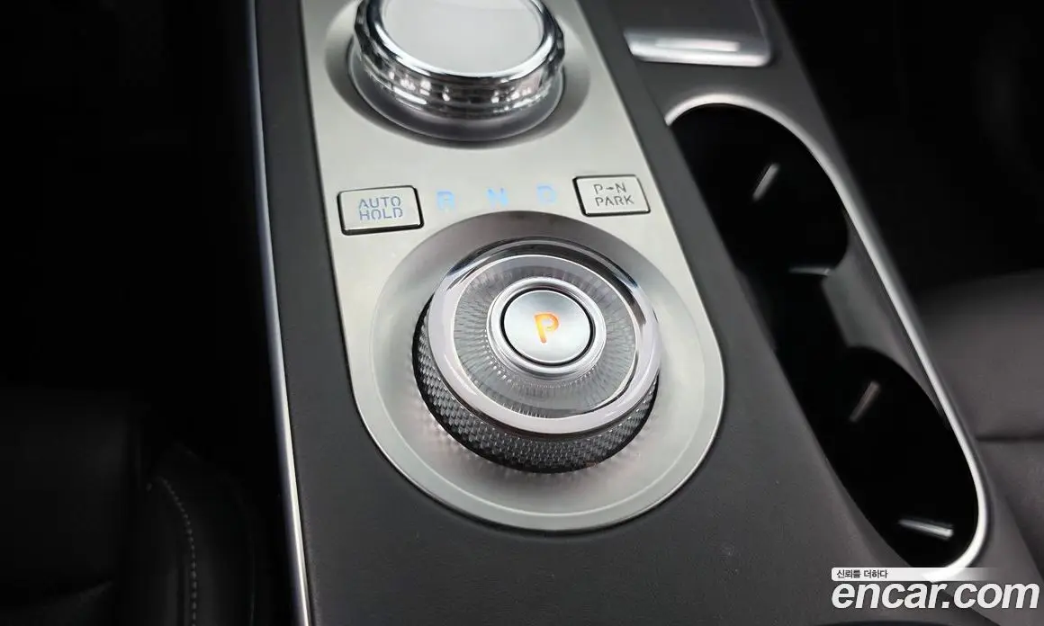 Genesis GV70 2022 2.5 автомат (гидро), фото 9 Genesis GV70 2022 2.5 автомат (гидро), фото 9