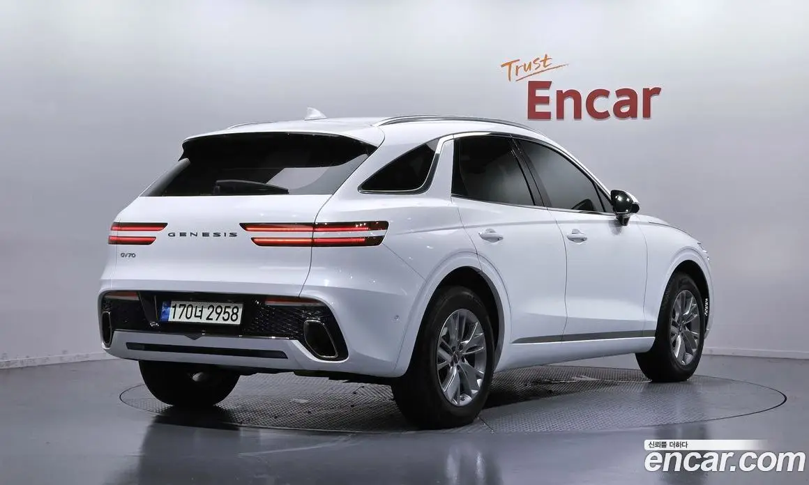 Genesis GV70 2022 2.5 автомат (гидро), фото 2 Genesis GV70 2022 2.5 автомат (гидро), фото 2