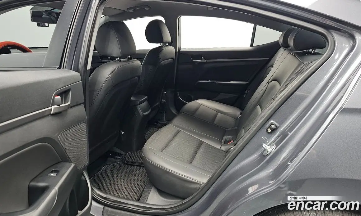 Hyundai Avante 2017 1.6 автомат (гидро), фото 15 Hyundai Avante 2017 1.6 автомат (гидро), фото 15