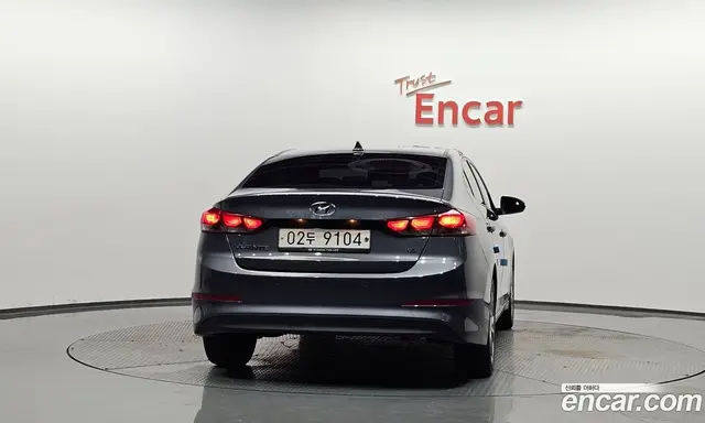 Hyundai Avante 2017 1.6 автомат (гидро), миниатюра 3 Hyundai Avante 2017 1.6 автомат (гидро), миниатюра 3