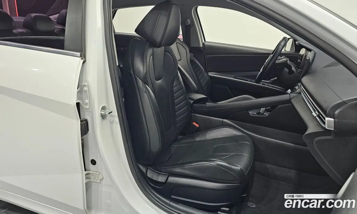 Hyundai Avante 2021 1.6 автомат (гидро), фото 17