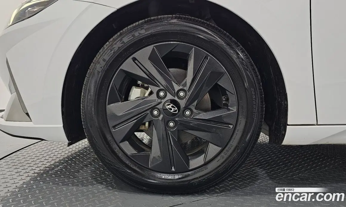Hyundai Avante 2021 1.6 автомат (гидро), фото 5