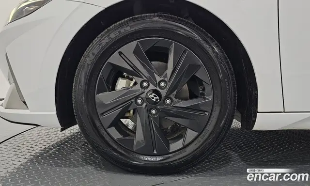 Hyundai Avante 2021 1.6 автомат (гидро), миниатюра 5