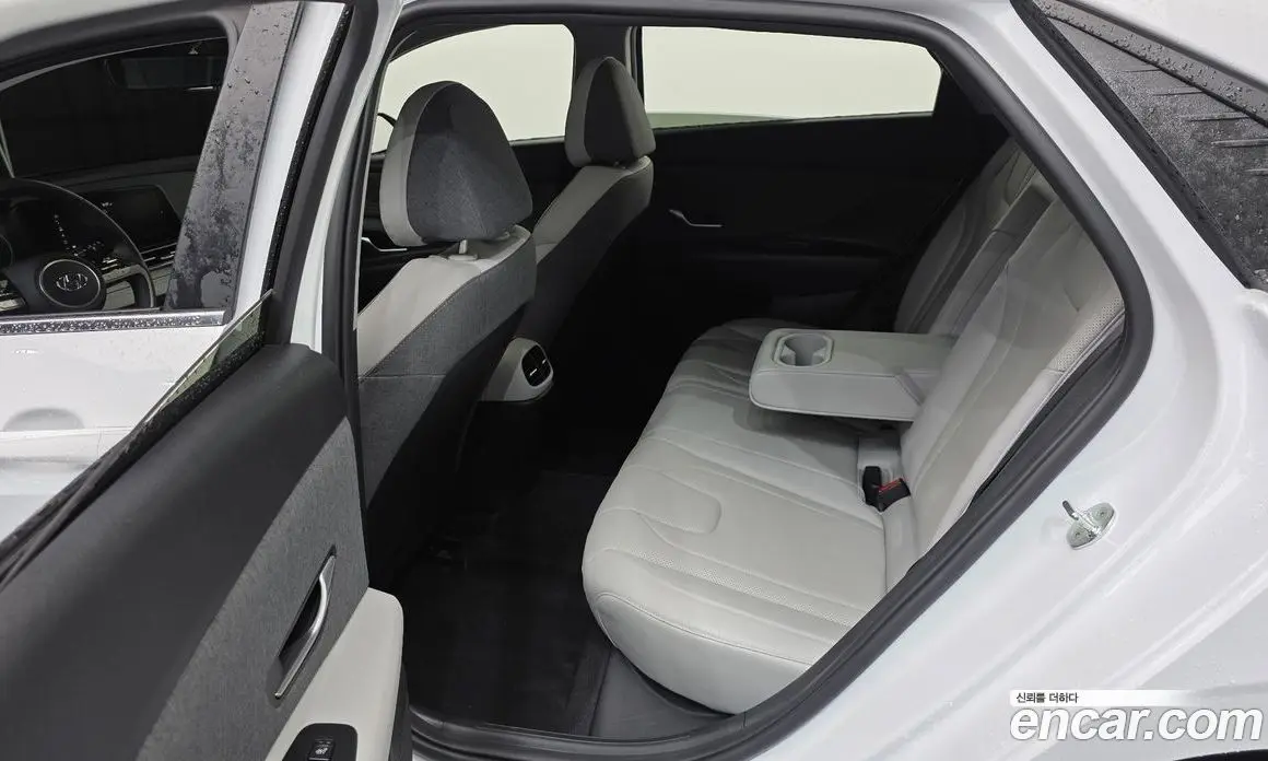Hyundai Avante 2022 1.6 автомат (гидро), фото 12