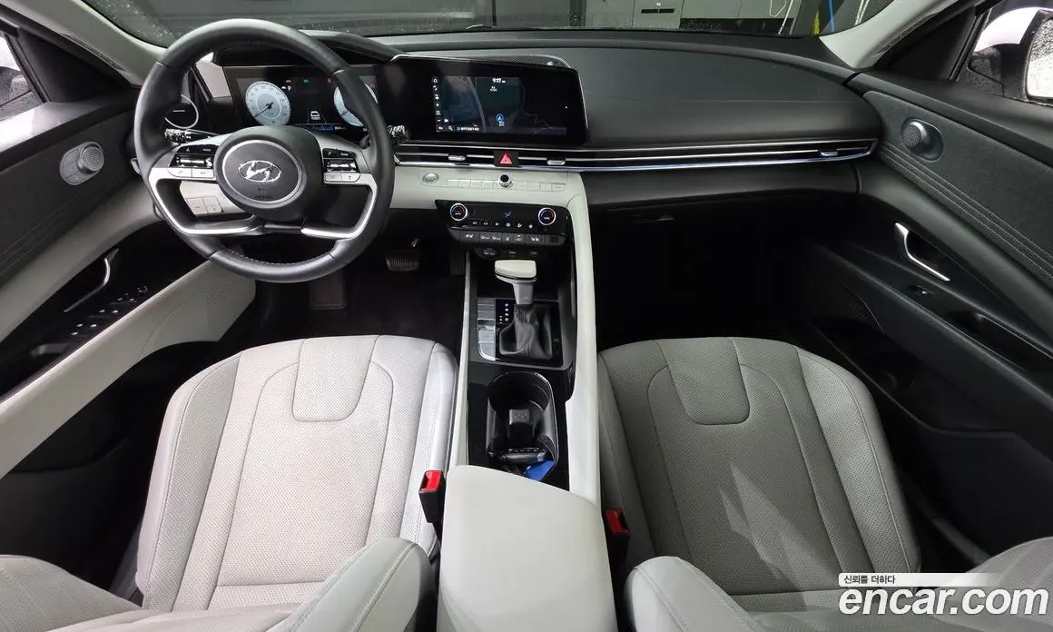 Hyundai Avante 2022 1.6 автомат (гидро), фото 7