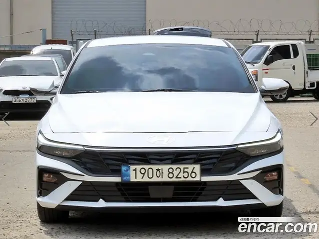 Hyundai Avante 2023 1.6 автомат (гидро), миниатюра 1 Hyundai Avante 2023 1.6 автомат (гидро), миниатюра 1