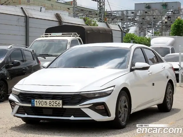Hyundai Avante 2023 1.6 автомат (гидро), миниатюра 2 Hyundai Avante 2023 1.6 автомат (гидро), миниатюра 2