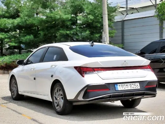 Hyundai Avante 2023 1.6 автомат (гидро), миниатюра 3 Hyundai Avante 2023 1.6 автомат (гидро), миниатюра 3