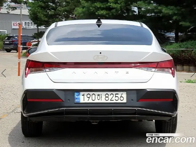 Hyundai Avante 2023 1.6 автомат (гидро), миниатюра 4 Hyundai Avante 2023 1.6 автомат (гидро), миниатюра 4