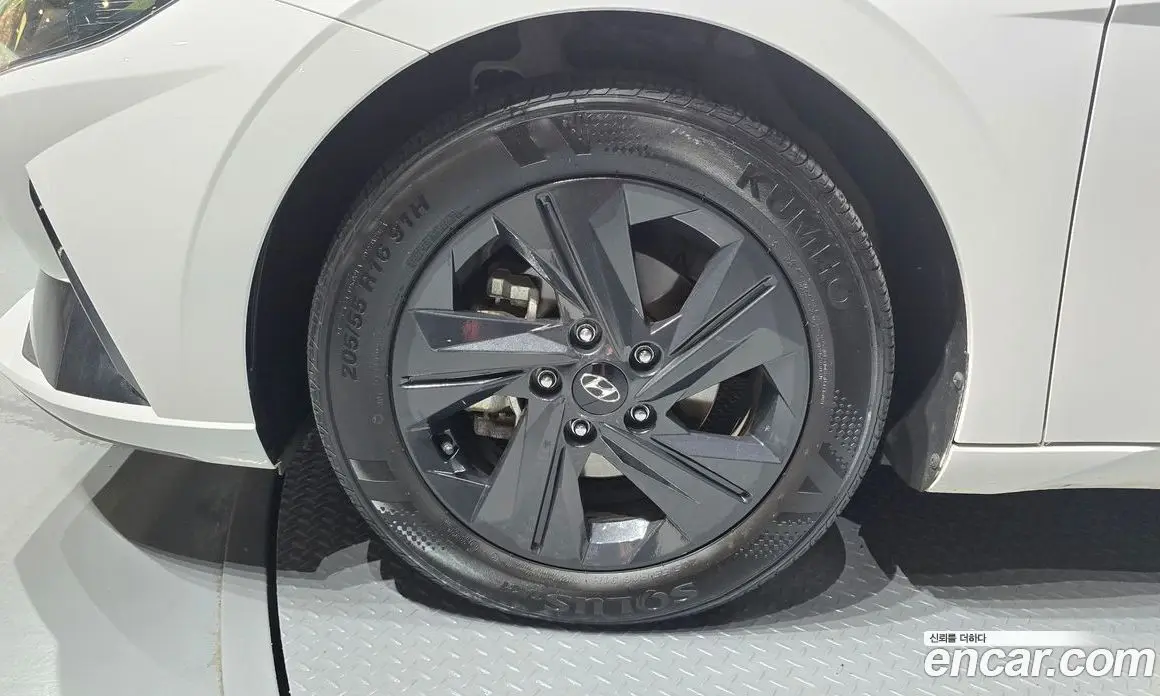 Hyundai Avante 2023 1.6 автомат (гидро), фото 5