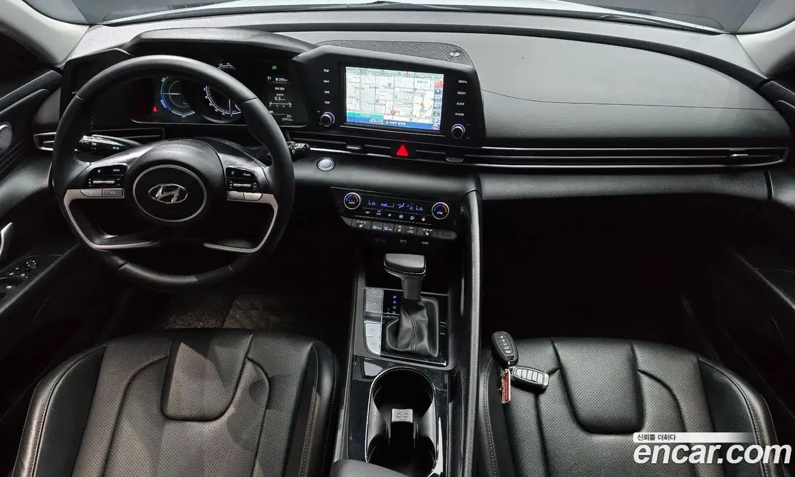 Hyundai Avante 2023 1.6 автомат (гидро), фото 7
