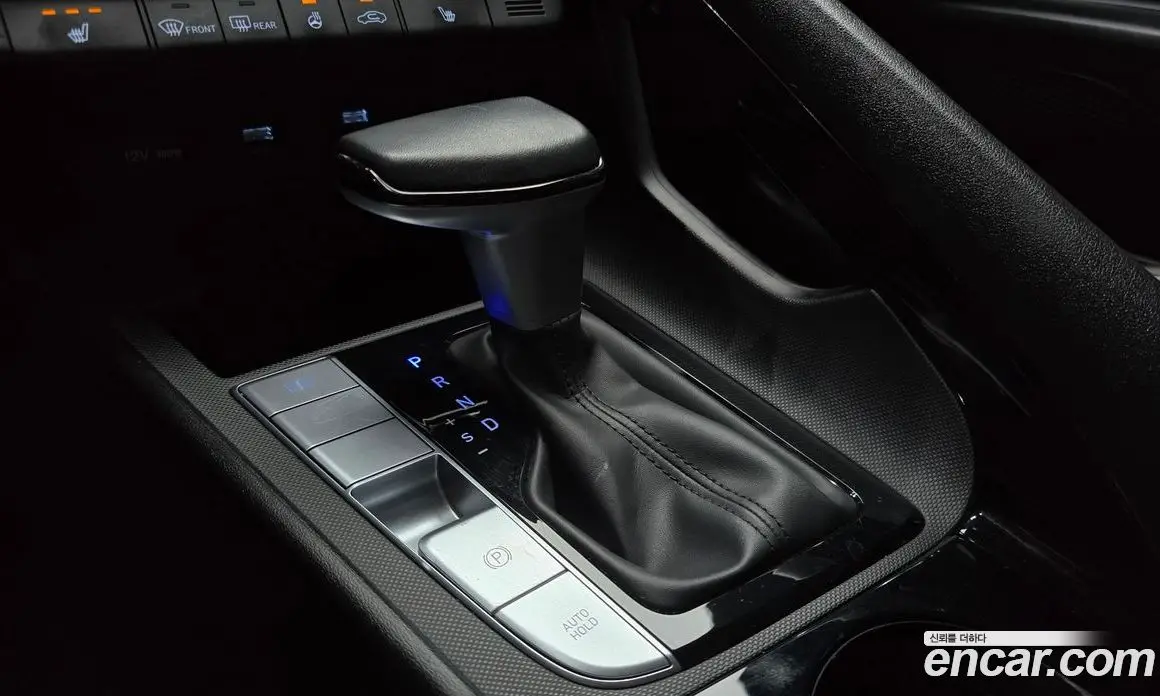 Hyundai Avante 2023 1.6 автомат (гидро), фото 9