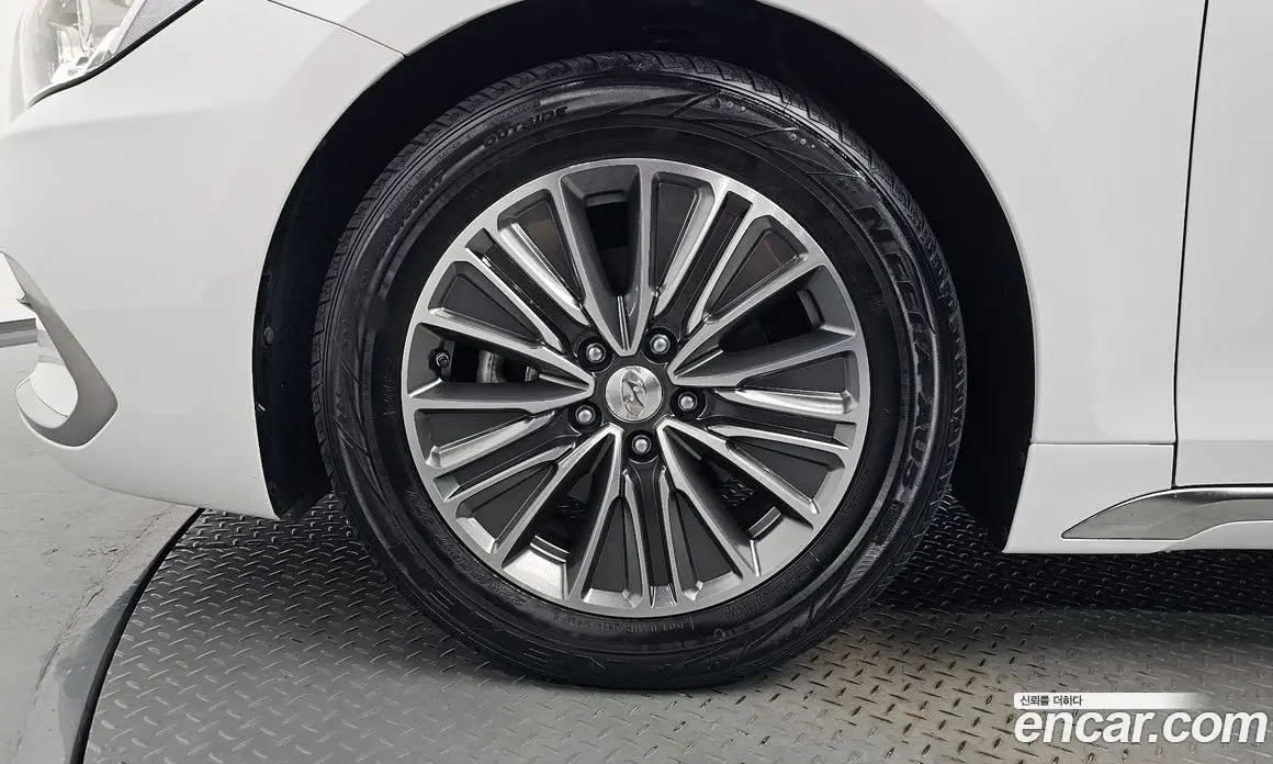 Hyundai Grandeur 2019 2.4 автомат (гидро), фото 4 Hyundai Grandeur 2019 2.4 автомат (гидро), фото 4