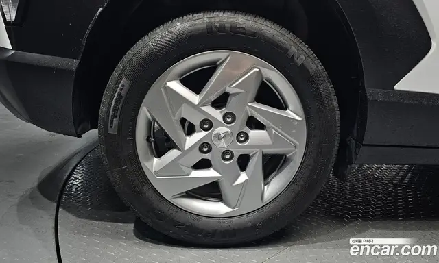 Hyundai Kona 2023 1.6 автомат (гидро), миниатюра 5