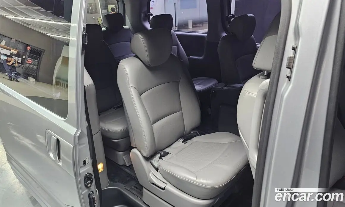Hyundai Starex 2018 2.5 автомат (гидро), фото 11 Hyundai Starex 2018 2.5 автомат (гидро), фото 11