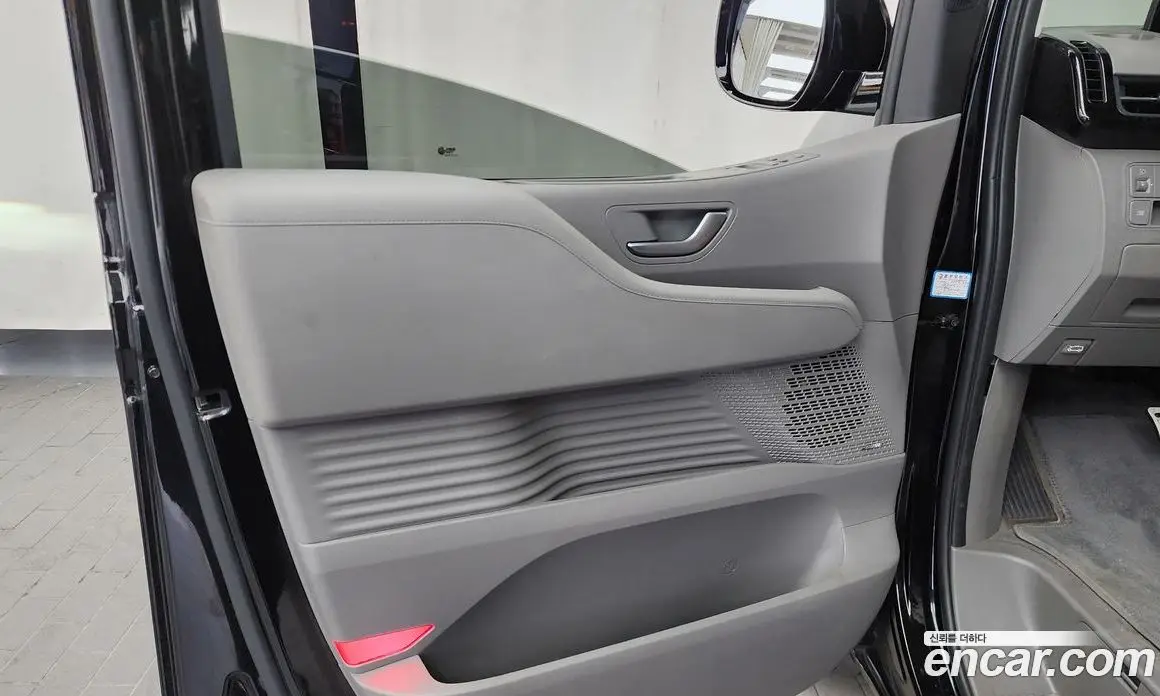 Hyundai Staria 2023 2.2 автомат (гидро), фото 13