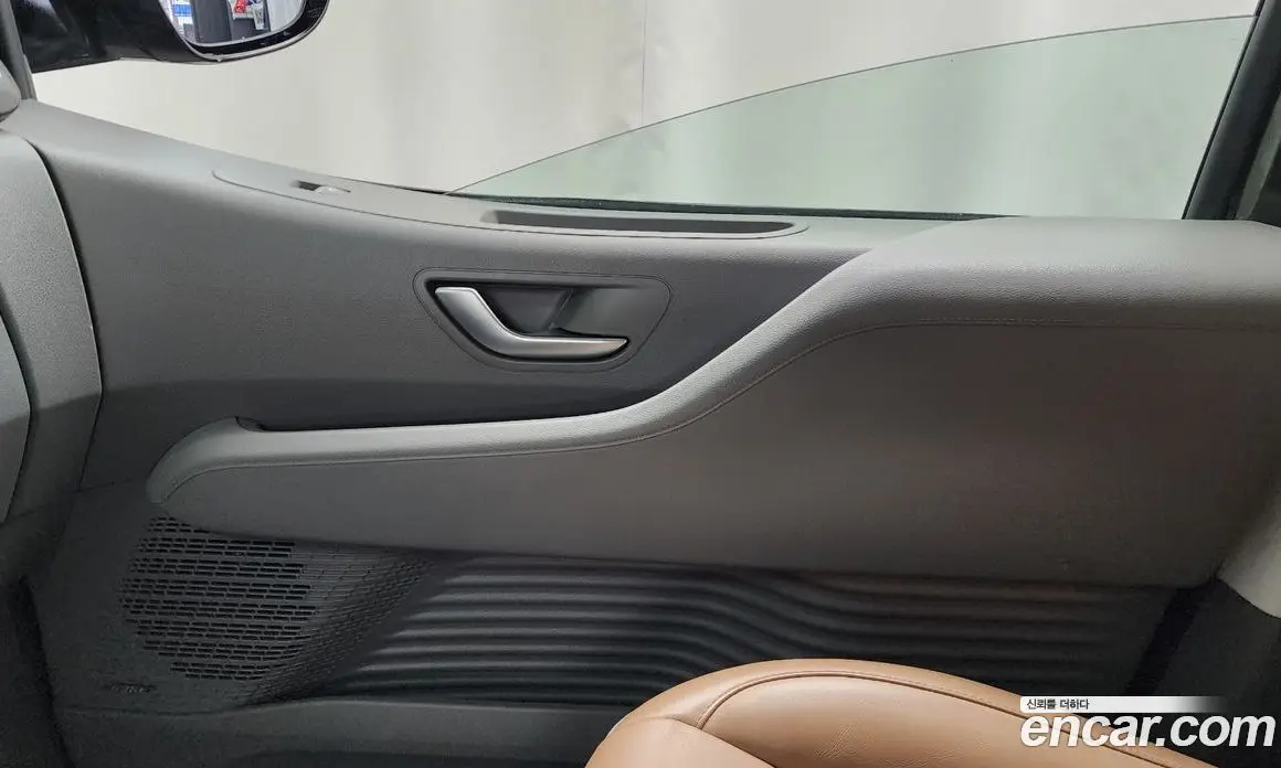 Hyundai Staria 2023 2.2 автомат (гидро), фото 14