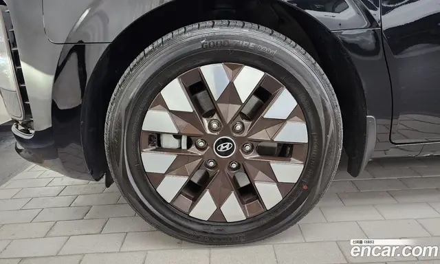Hyundai Staria 2023 2.2 автомат (гидро), миниатюра 4