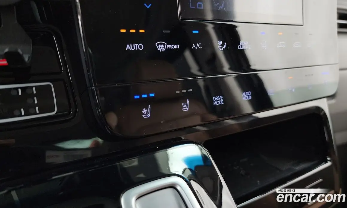 Hyundai Staria 2023 2.2 автомат (гидро), фото 31