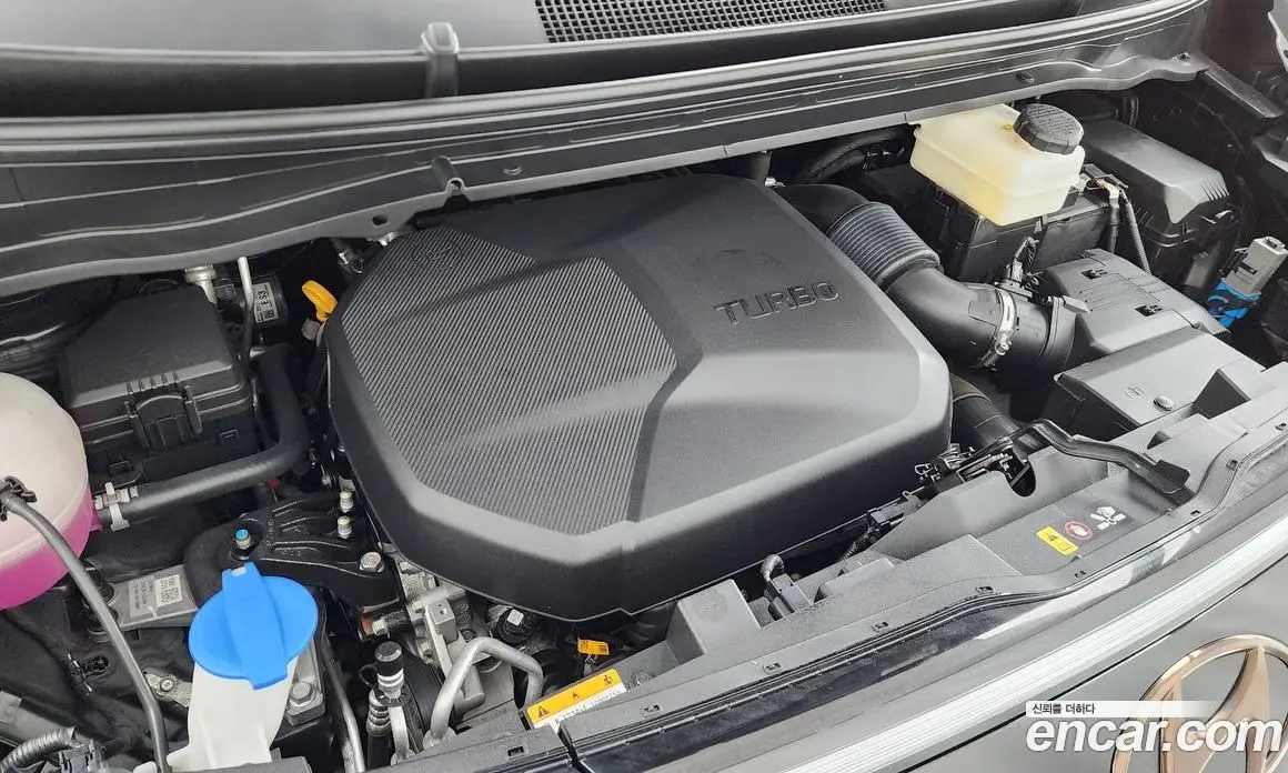 Hyundai Staria 2023 2.2 автомат (гидро), фото 5
