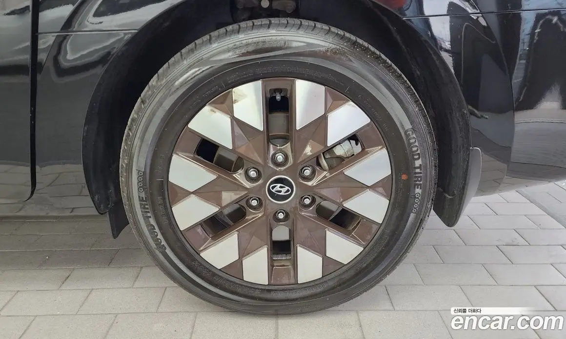 Hyundai Staria 2023 2.2 автомат (гидро), фото 6