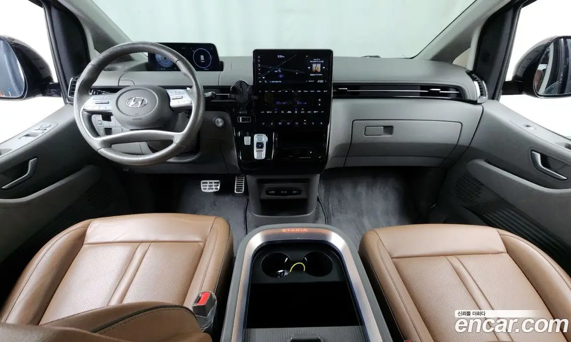 Hyundai Staria 2023 2.2 автомат (гидро), фото 9