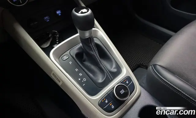 Hyundai Venue 2020 1.6 автомат (гидро), миниатюра 12