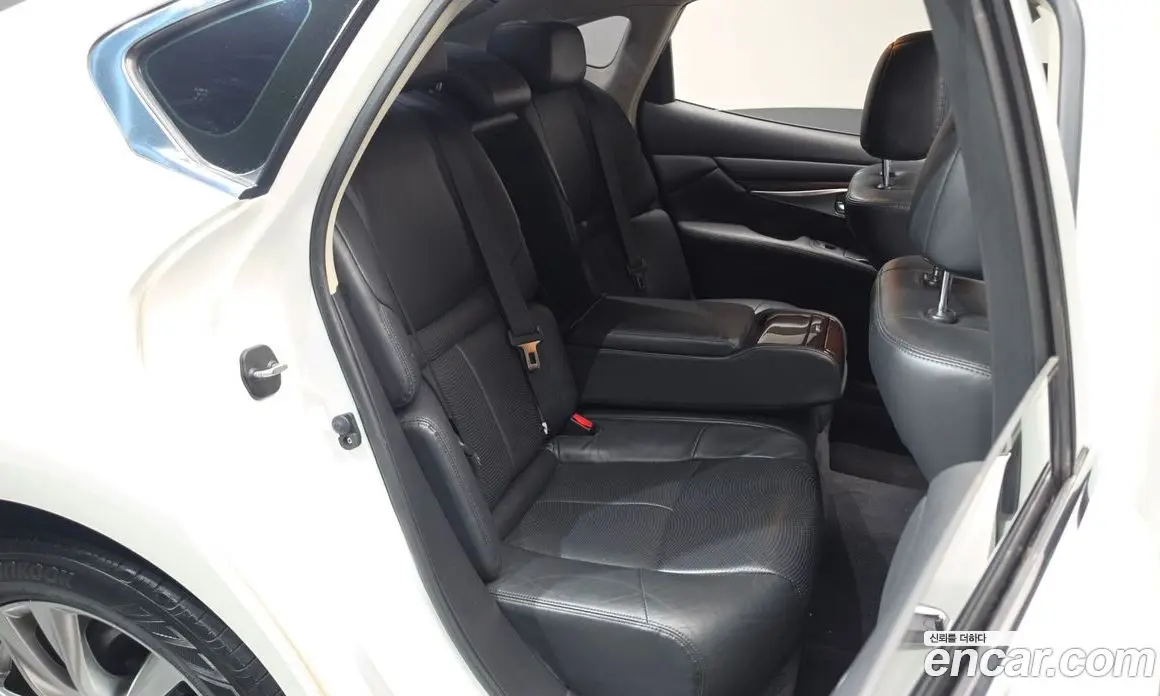 Infiniti Q70 2015 3.7 автомат (гидро), фото 16 Infiniti Q70 2015 3.7 автомат (гидро), фото 16
