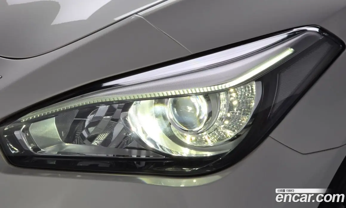 Infiniti Q70 2015 3.7 автомат (гидро), фото 7 Infiniti Q70 2015 3.7 автомат (гидро), фото 7