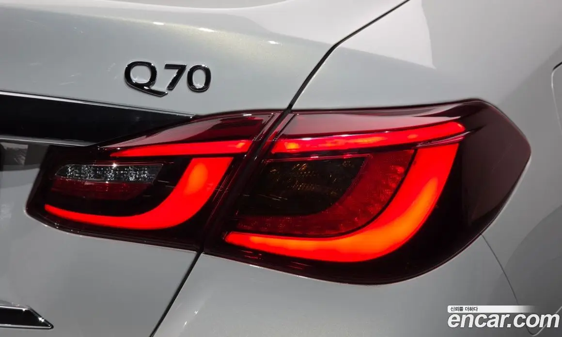 Infiniti Q70 2015 3.7 автомат (гидро), фото 8 Infiniti Q70 2015 3.7 автомат (гидро), фото 8