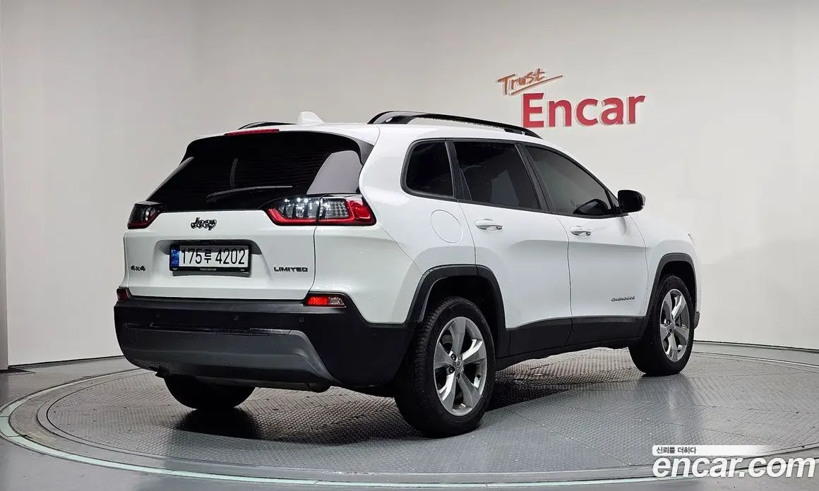Jeep Cherokee 2022 2.4 автомат (гидро), фото 2 Jeep Cherokee 2022 2.4 автомат (гидро), фото 2