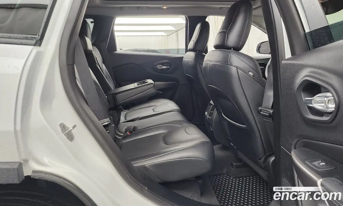 Jeep Cherokee 2022 2.4 автомат (гидро), фото 18 Jeep Cherokee 2022 2.4 автомат (гидро), фото 18