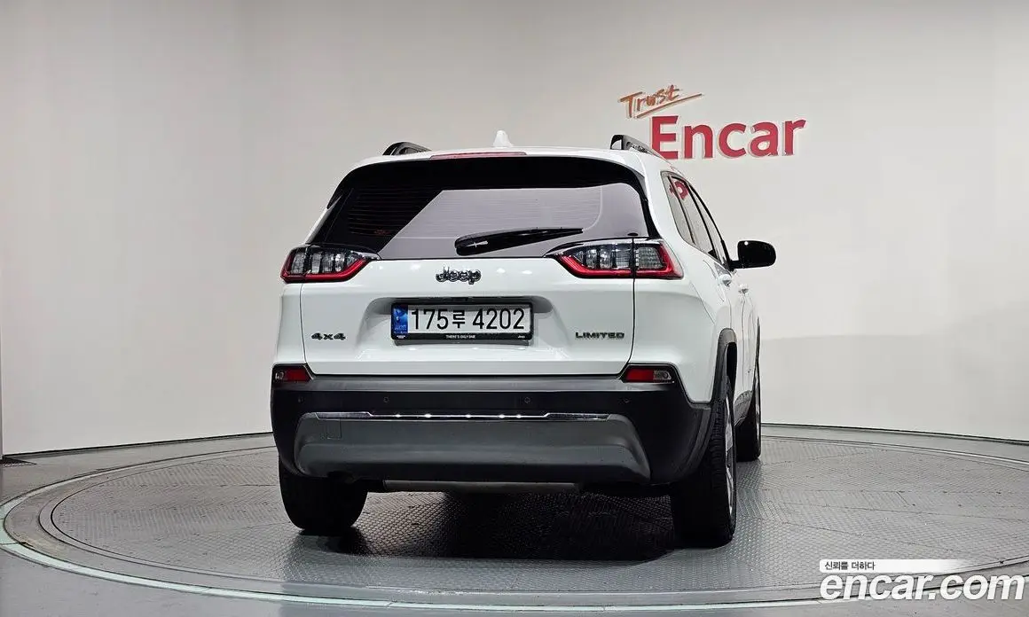 Jeep Cherokee 2022 2.4 автомат (гидро), фото 4 Jeep Cherokee 2022 2.4 автомат (гидро), фото 4