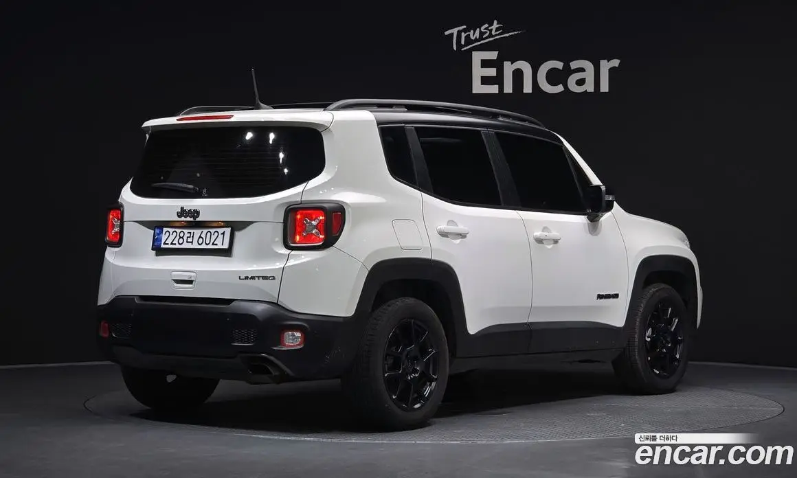 Jeep Renegade 2019 2.4 автомат (гидро), фото 2 Jeep Renegade 2019 2.4 автомат (гидро), фото 2