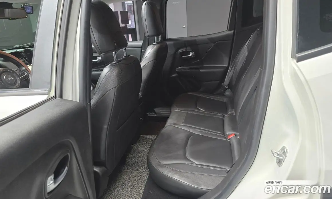 Jeep Renegade 2019 2.4 автомат (гидро), фото 17 Jeep Renegade 2019 2.4 автомат (гидро), фото 17