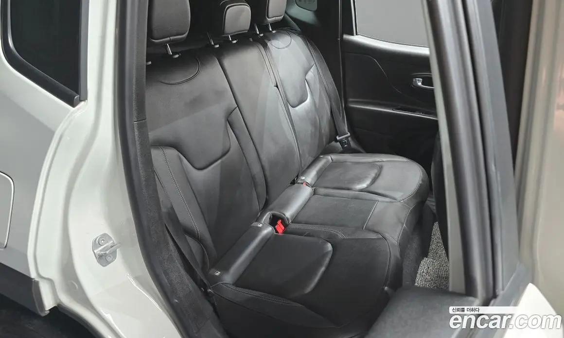 Jeep Renegade 2019 2.4 автомат (гидро), фото 18 Jeep Renegade 2019 2.4 автомат (гидро), фото 18