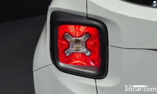 Jeep Renegade 2019 2.4 автомат (гидро), миниатюра 9 Jeep Renegade 2019 2.4 автомат (гидро), миниатюра 9