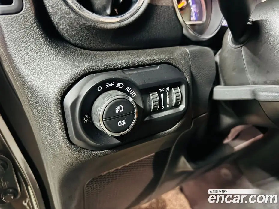 Jeep Wrangler 2021 2.0 автомат (гидро), фото 17 Jeep Wrangler 2021 2.0 автомат (гидро), фото 17