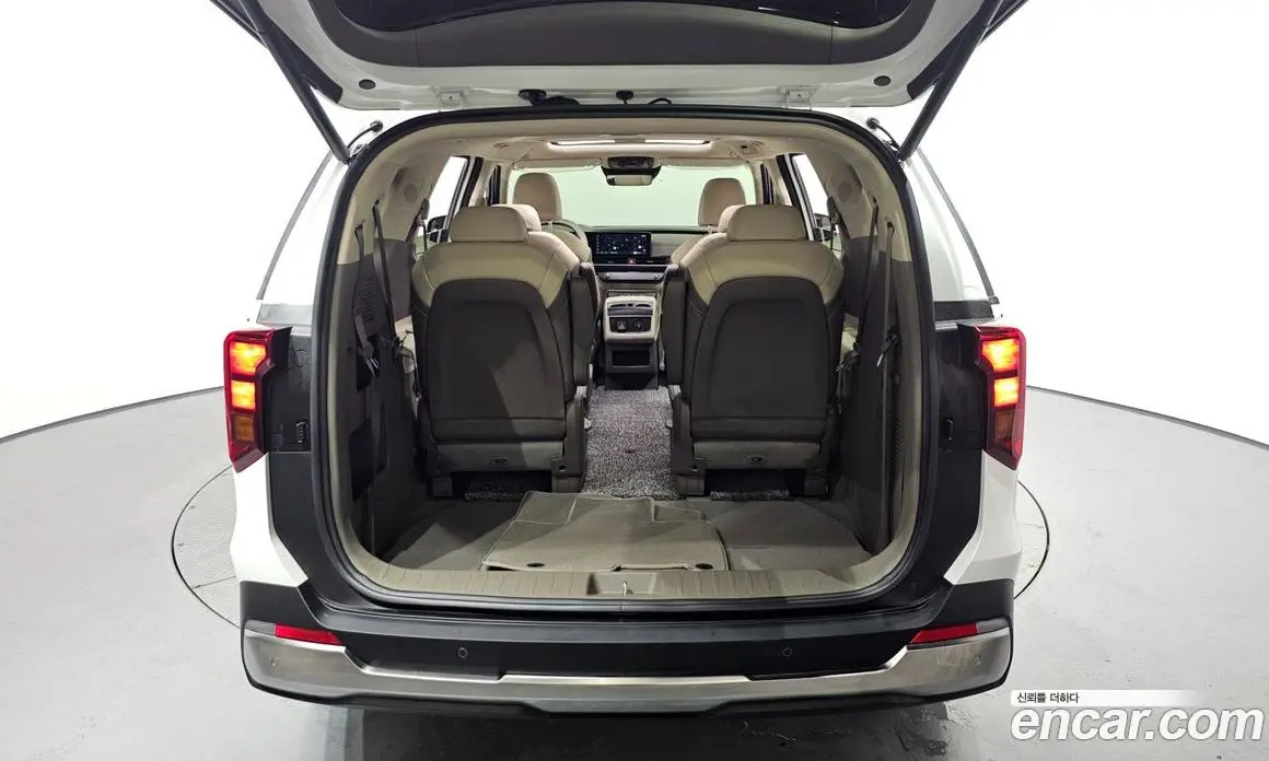 Kia Carnival 2024 2.2 автомат (гидро), фото 23 Kia Carnival 2024 2.2 автомат (гидро), фото 23