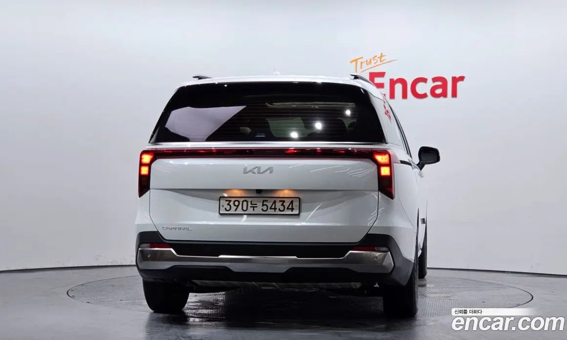 Kia Carnival 2024 2.2 автомат (гидро), фото 4 Kia Carnival 2024 2.2 автомат (гидро), фото 4