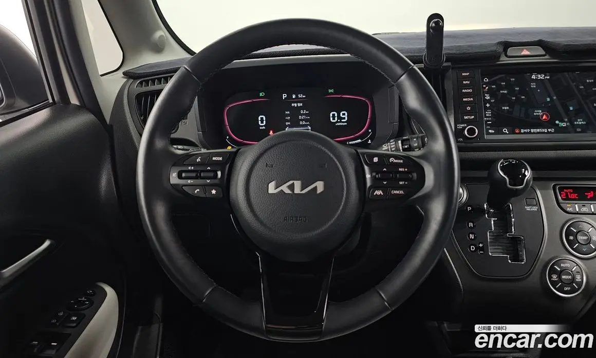 Kia Ray 2023 1.0 автомат (гидро), фото 18